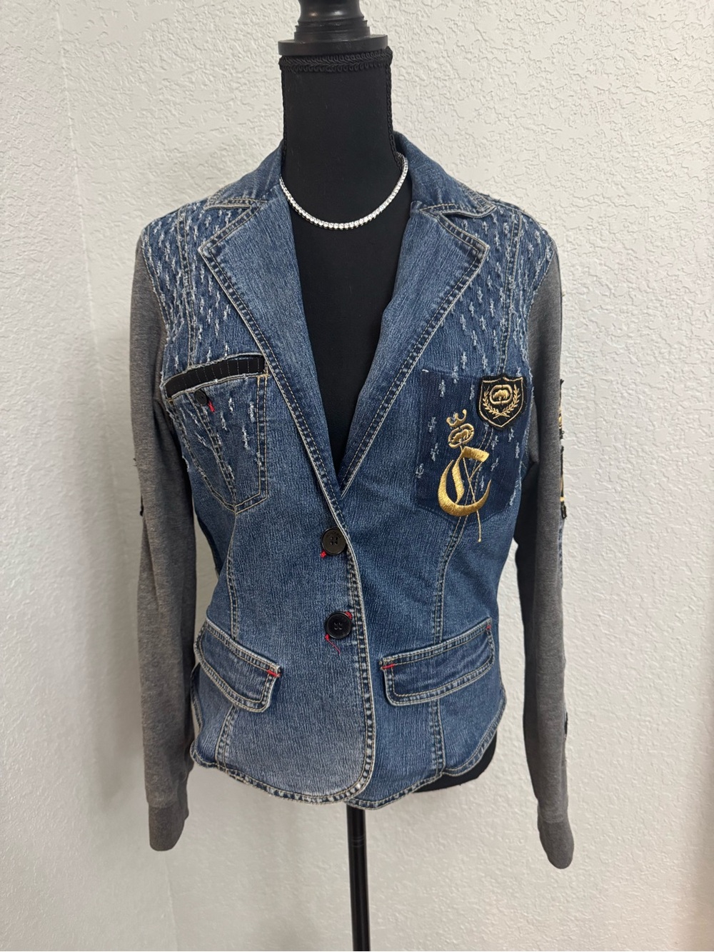 Y2K Eckored Denim Blazer with Gray Knit Sleeves and Embroidered Crest